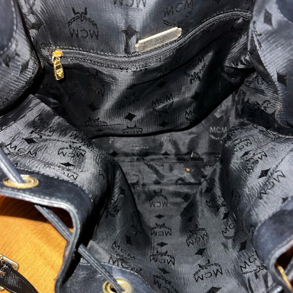 MCM Black and Gold Drawstring Bucketbag - Picture 7 of 13